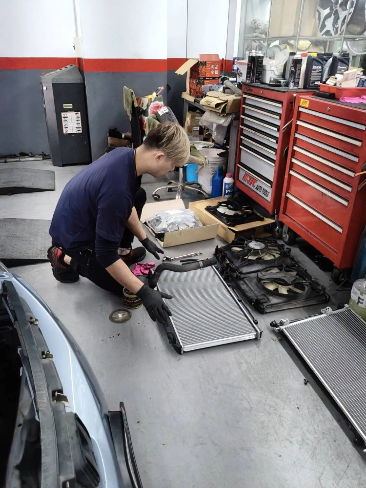 水箱散熱片維修更換現場實例