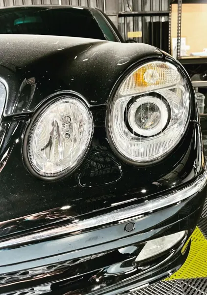W211