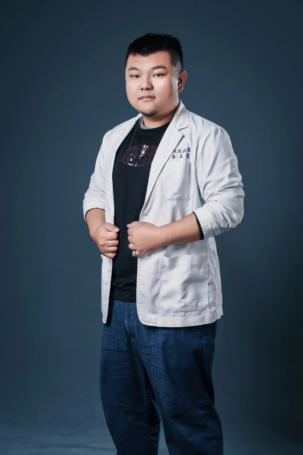 職能治療師　李正賢