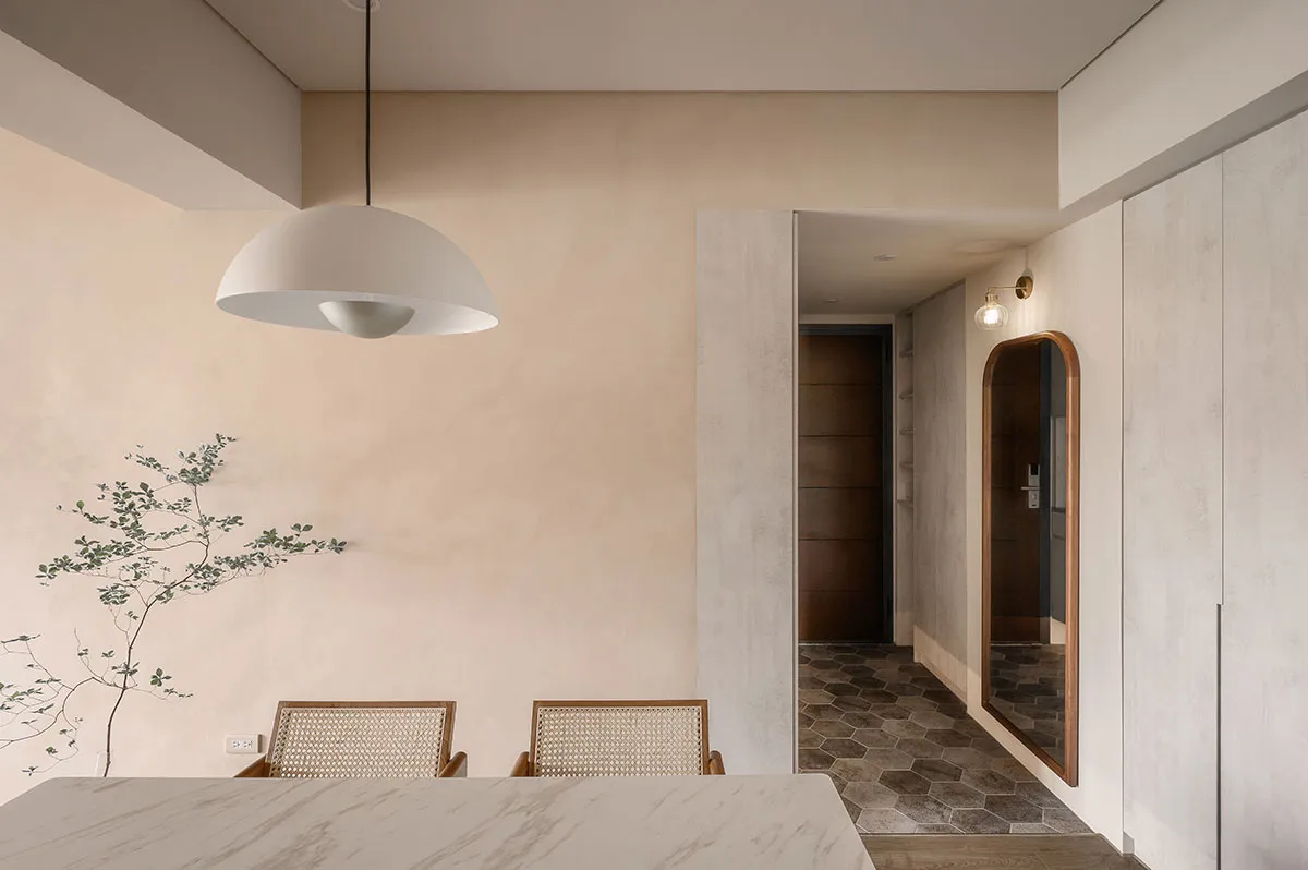 木窗讓空間更通透，家人有更多互動！開箱我們的25坪日式暖宅