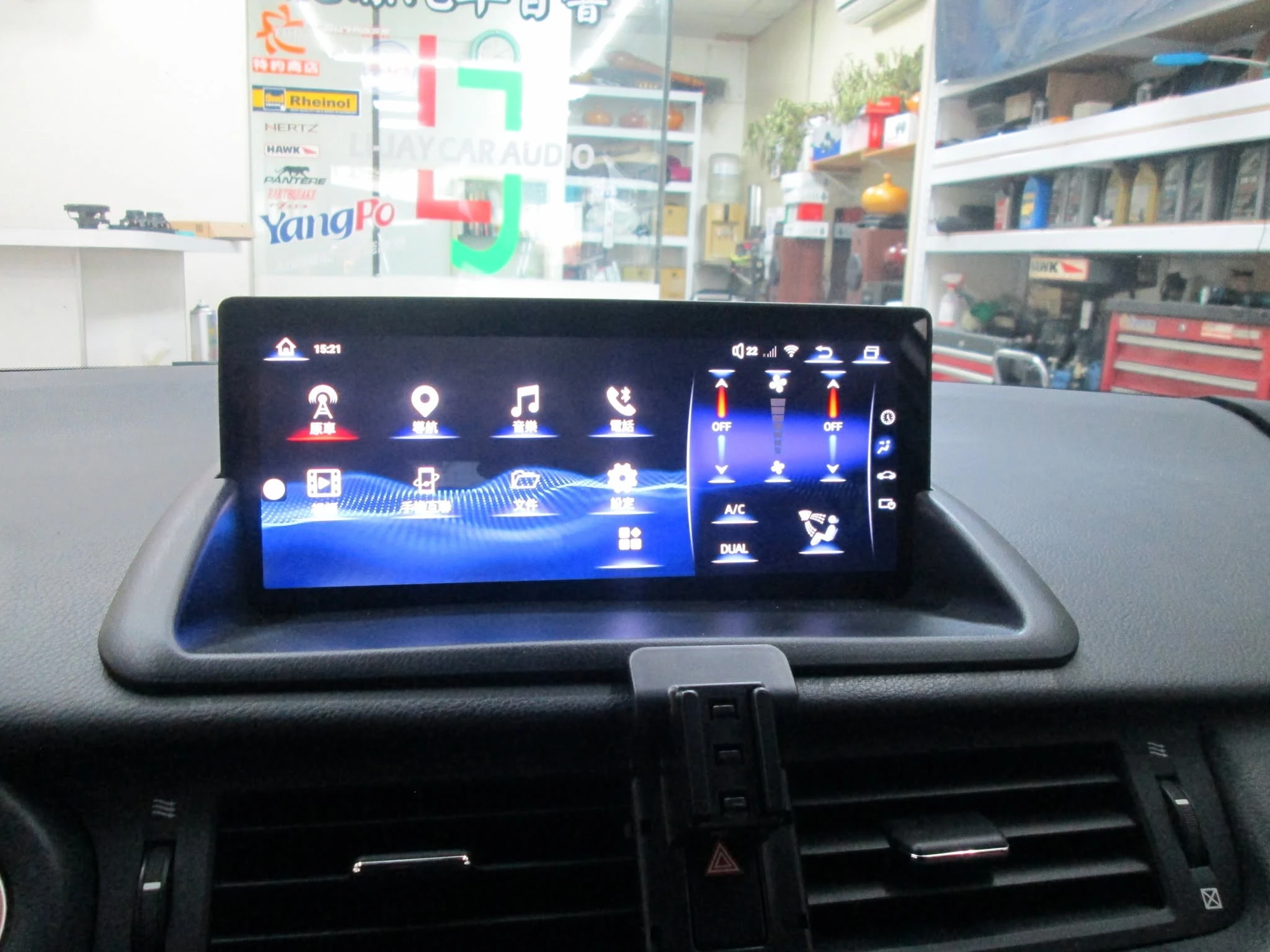 LEXUS-CT200h 感謝車主選擇CONVOX超級8核安卓機 