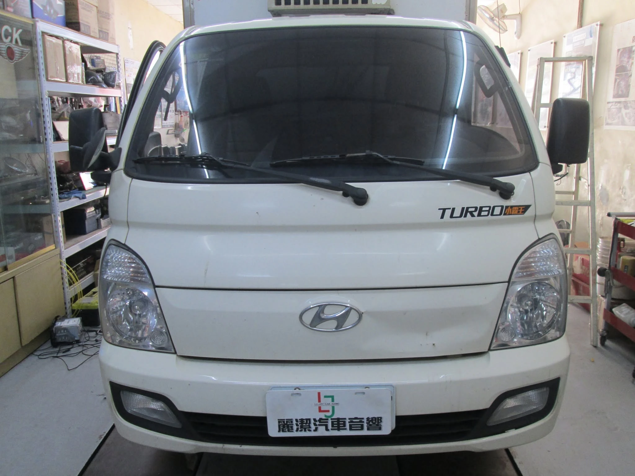 現代-小霸王升級10.4吋 四路行車視野輔助系統 