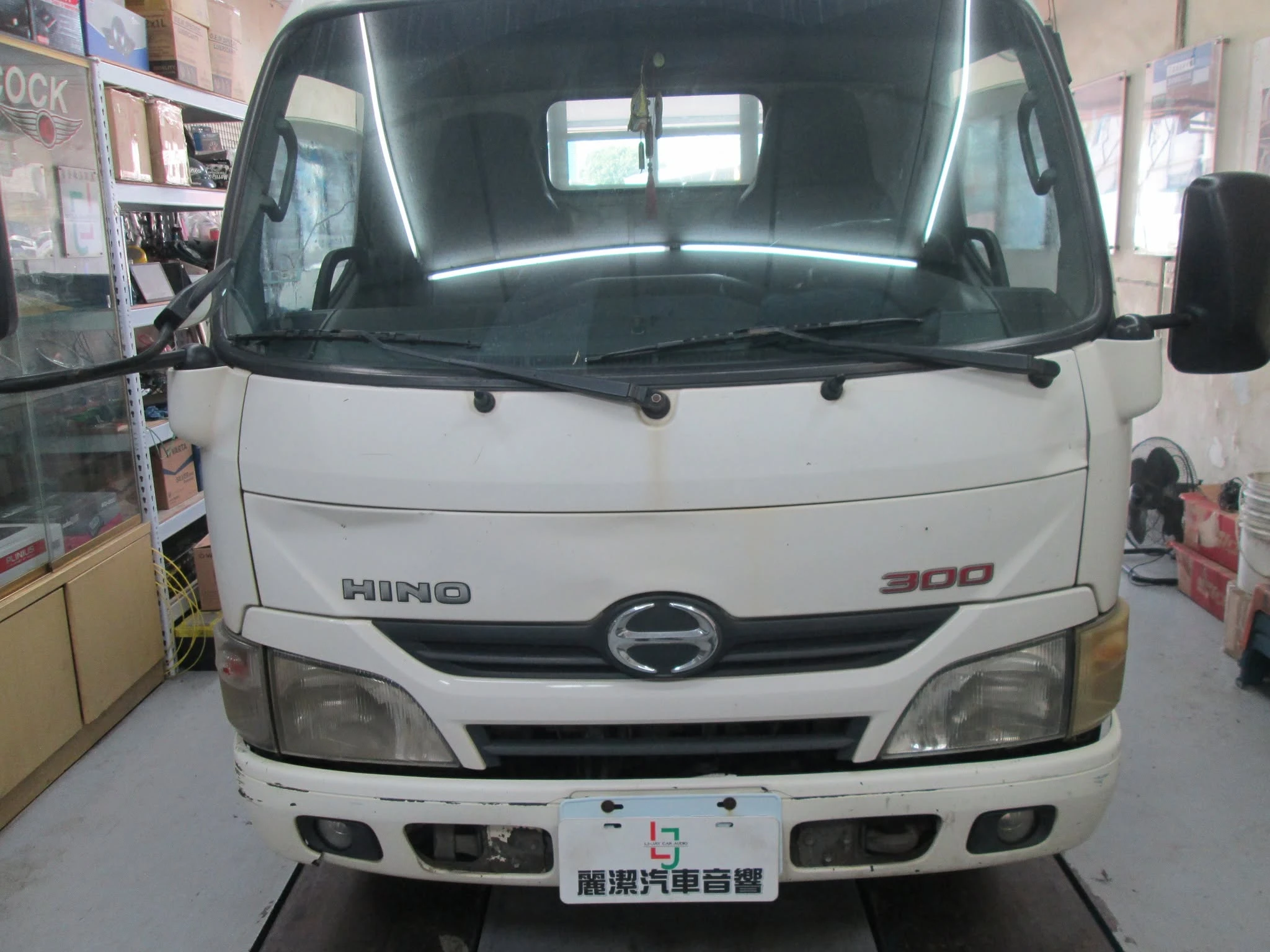 三噸半貨車升級10.4吋 四路行車視野輔助系統 