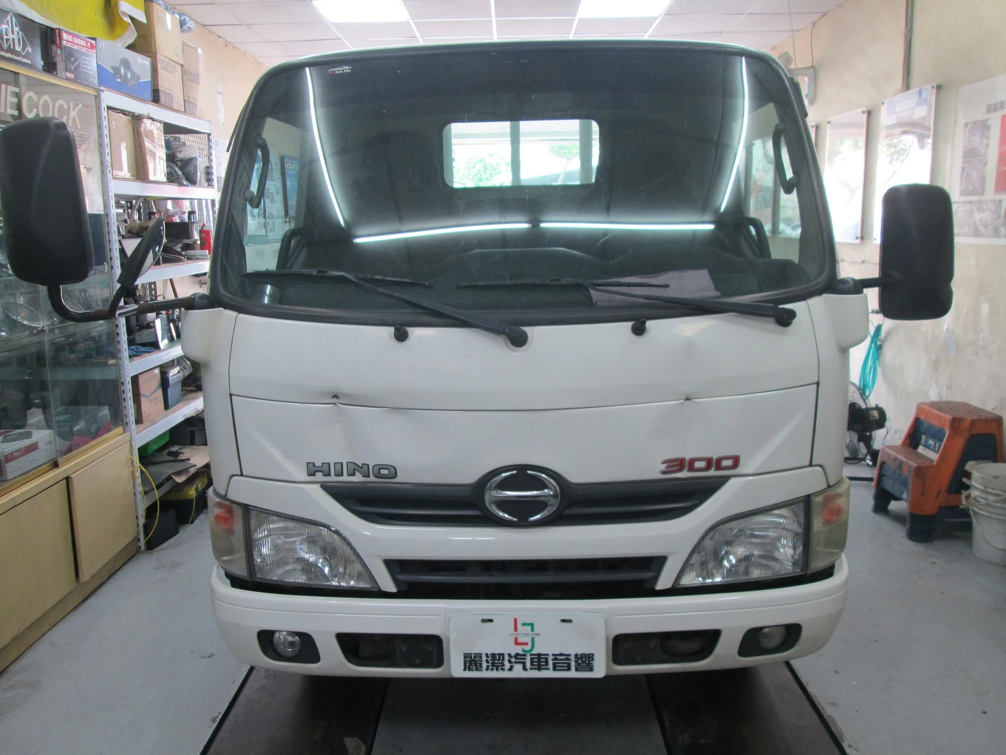 HINO-300貨車三噸半 升級10.4吋 四路行車視野輔助系統