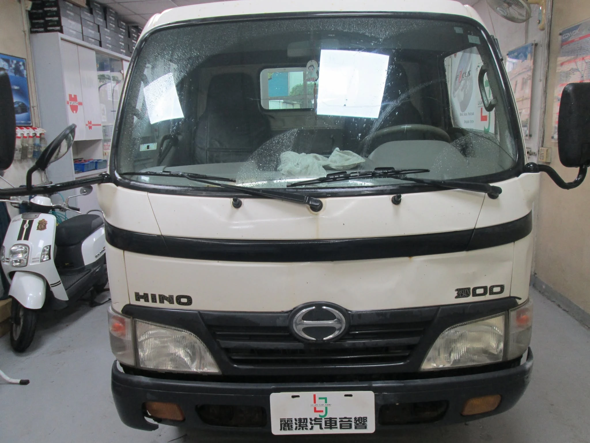HINO-300貨車三噸半 升級10.4吋 四路行車視野輔助系統