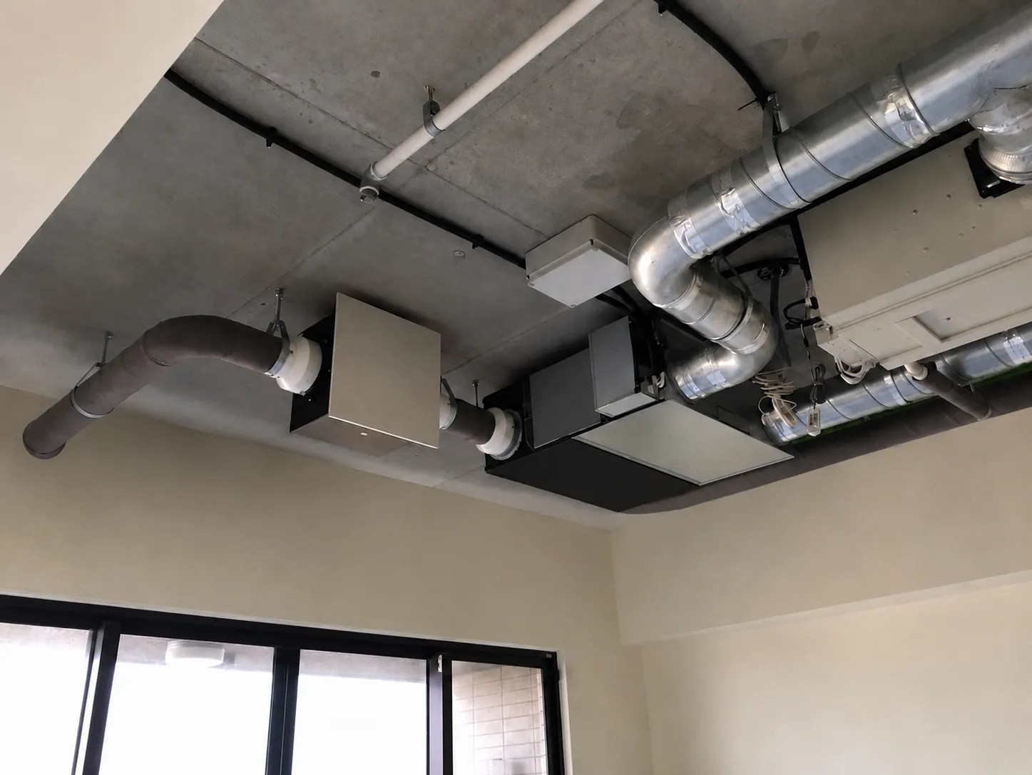 全熱交換器與埋入式型除濕機