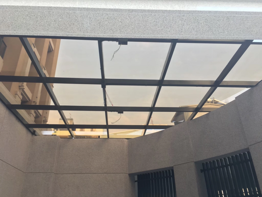 採光罩與雨遮