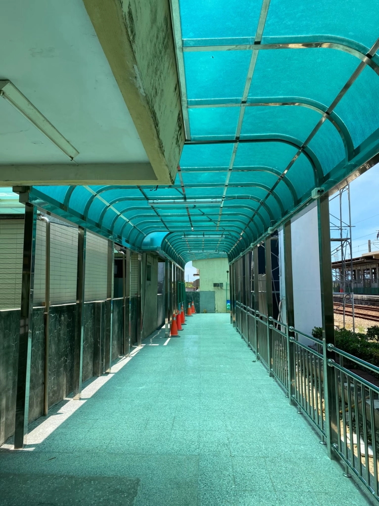 採光罩與雨遮