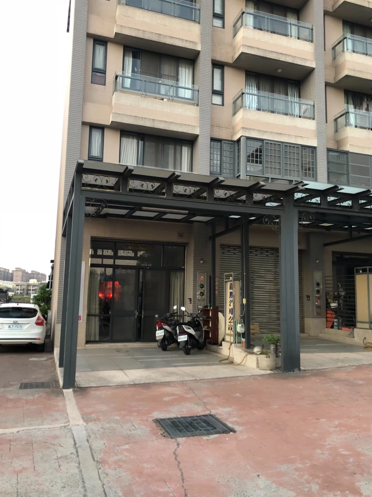 採光罩與雨遮