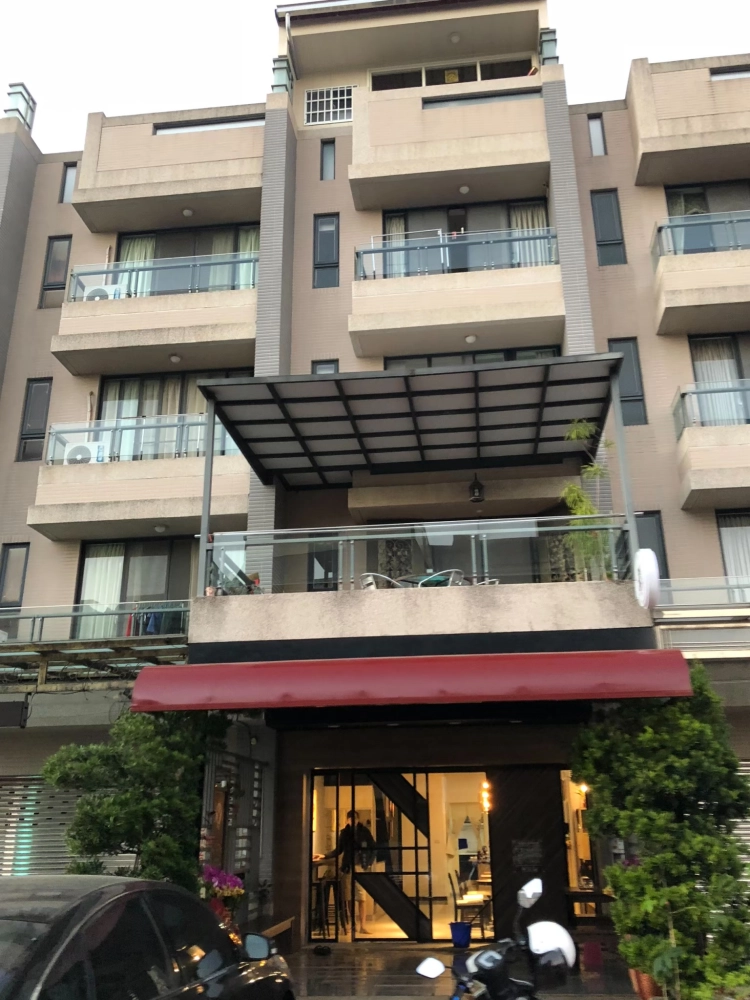 採光罩與雨遮