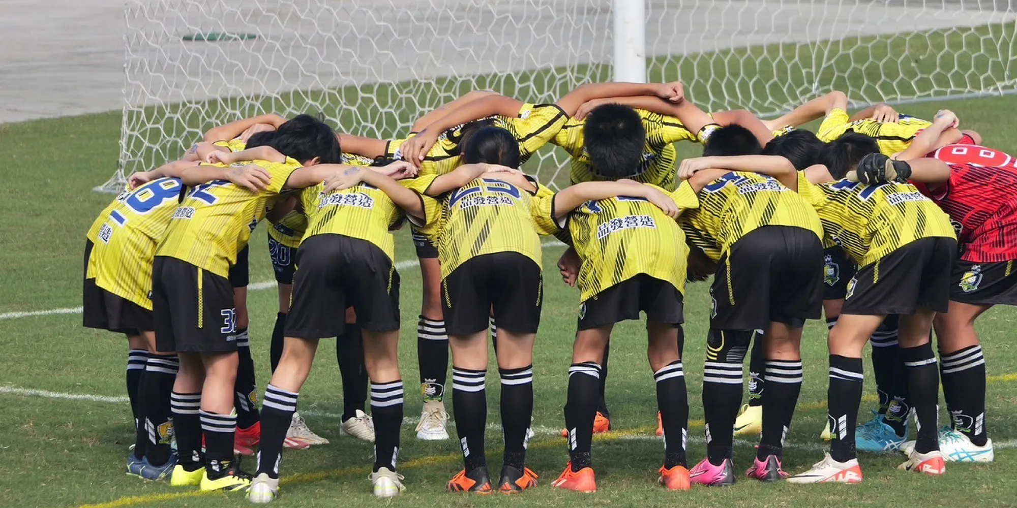 小惡魔足球俱樂部-足球教學,青年足球訓練,高雄足球教學,前鎮青年足球訓練