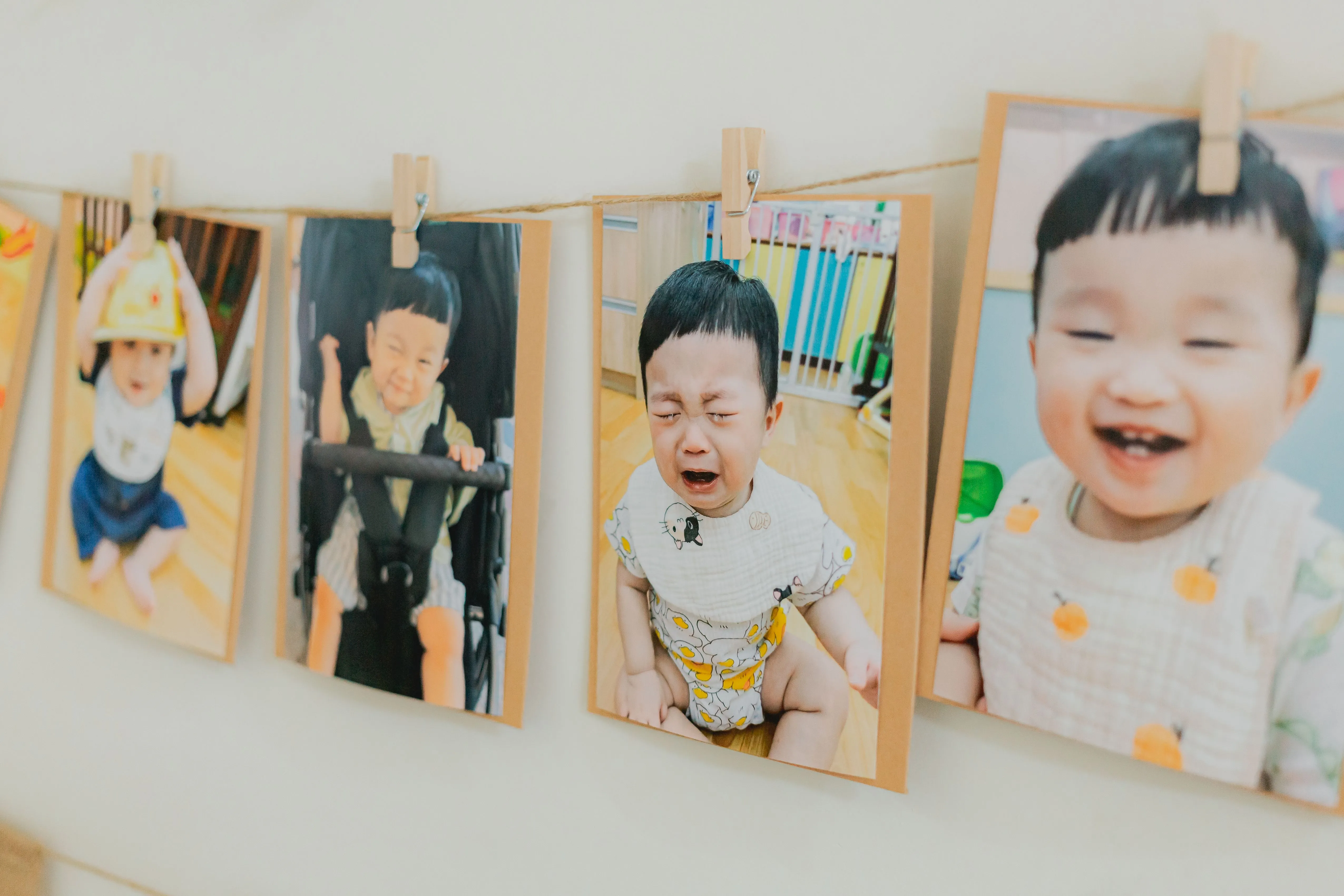 INS木色拉旗相框