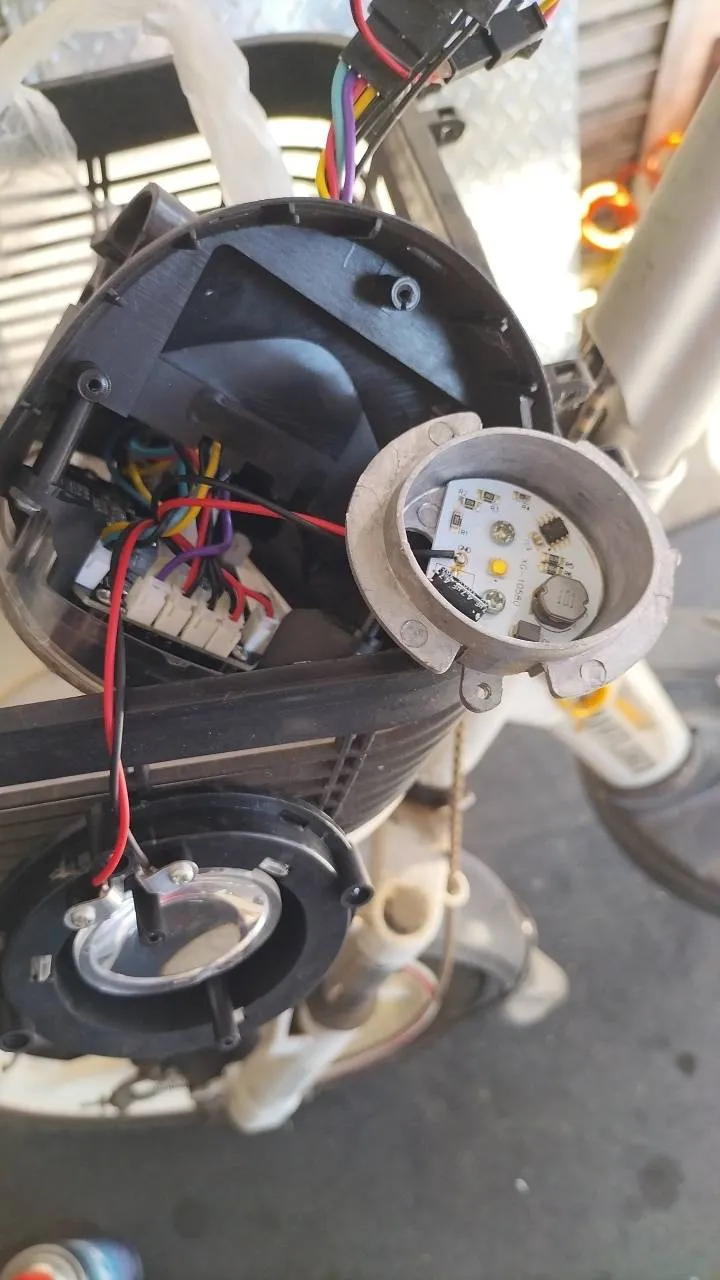 更換大燈控制總成｜屏東輪椅坐墊｜高雄輪椅坐墊