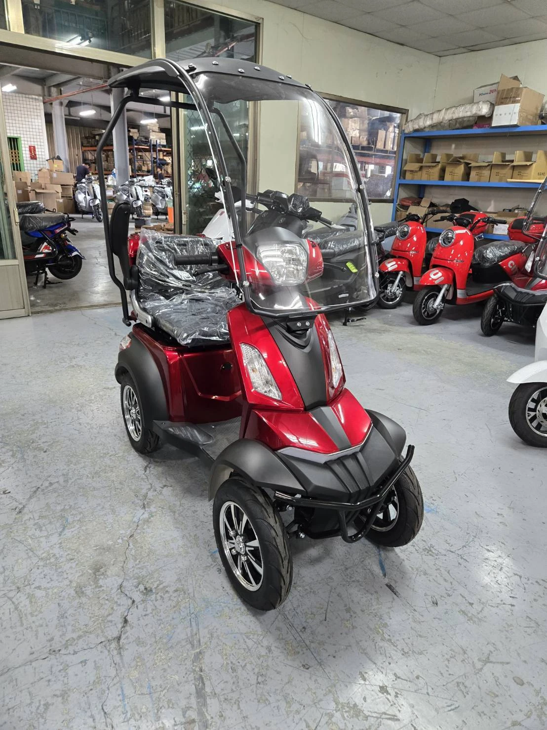 帶棚四輪代步車