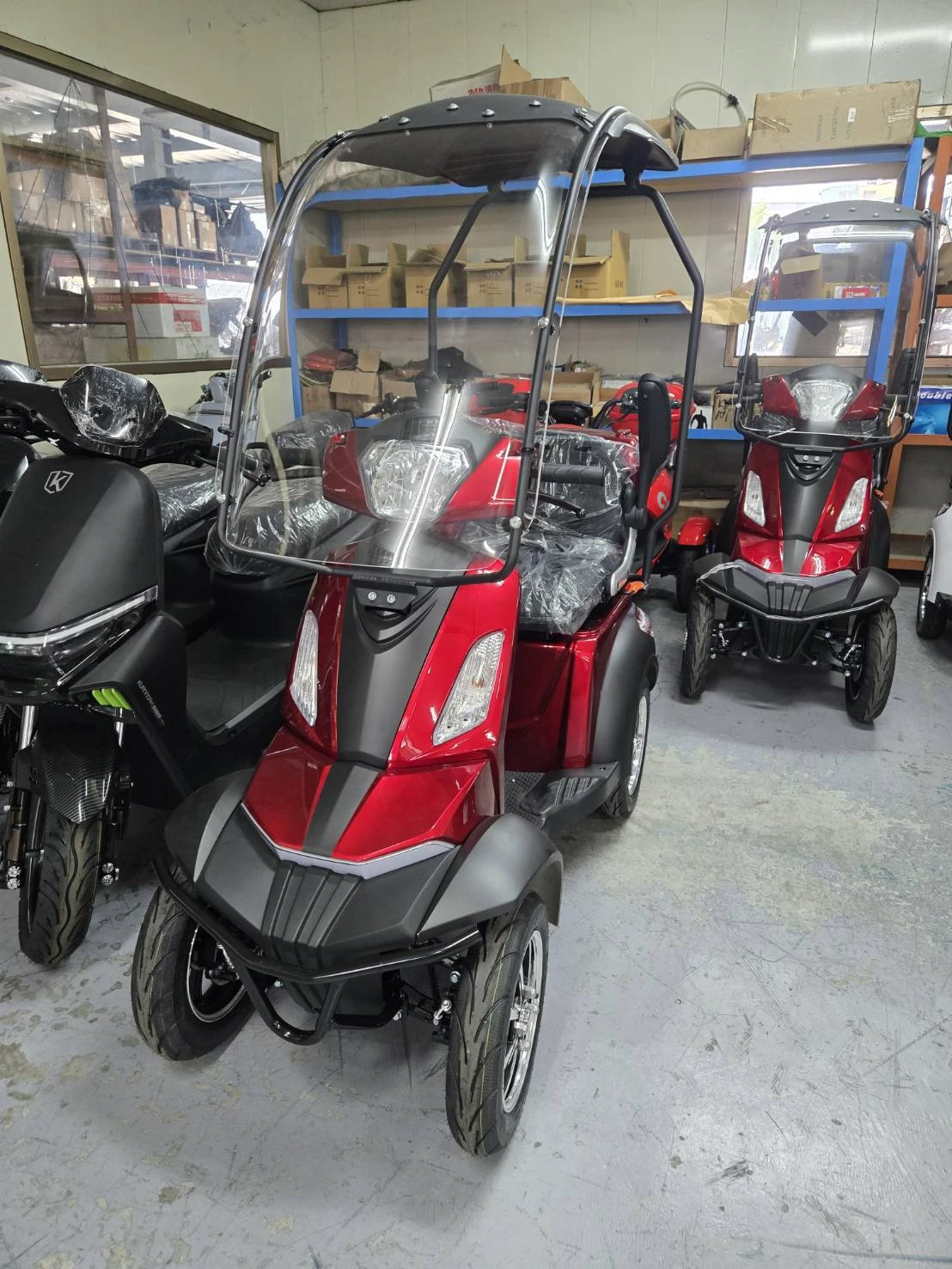 帶棚四輪代步車