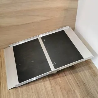 上下折合玻璃纖維斜坡板