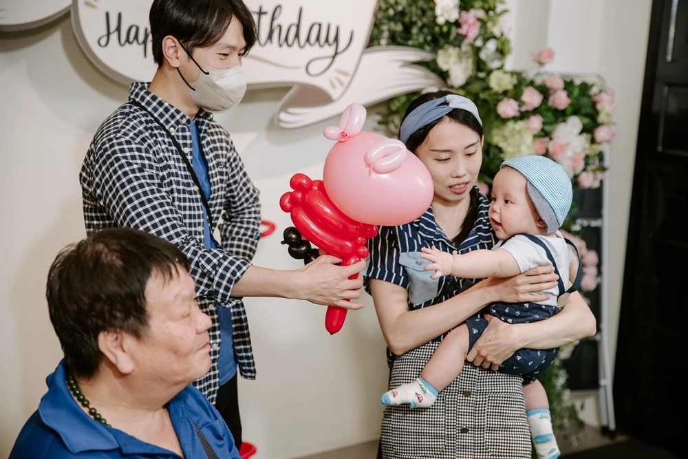 氣球哥哥 - 姊姊