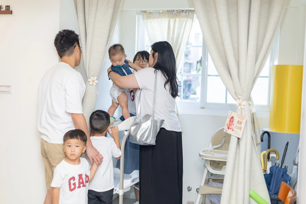 尿布檯-親餵小沙發