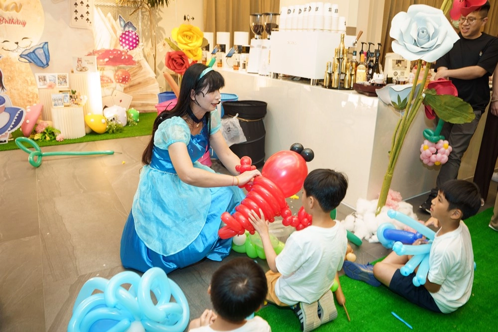 氣球哥哥 - 姊姊