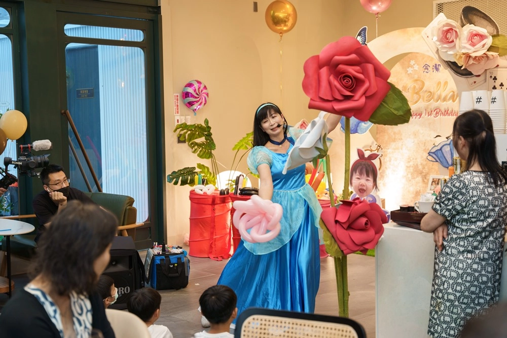 氣球哥哥 - 姊姊