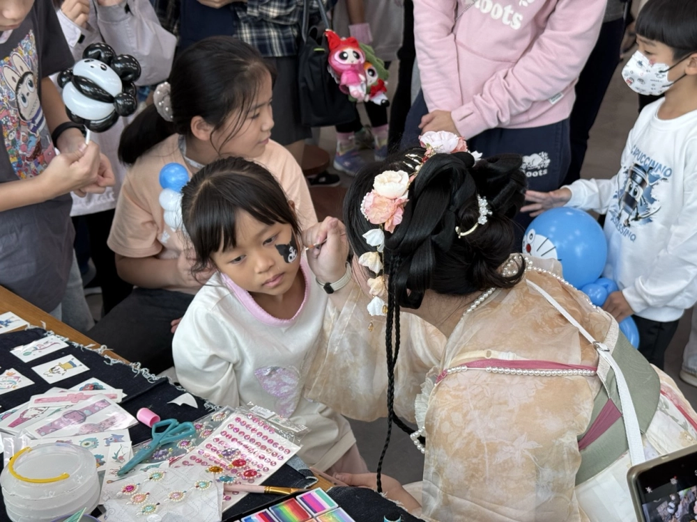 人體/美甲彩繪姊姊