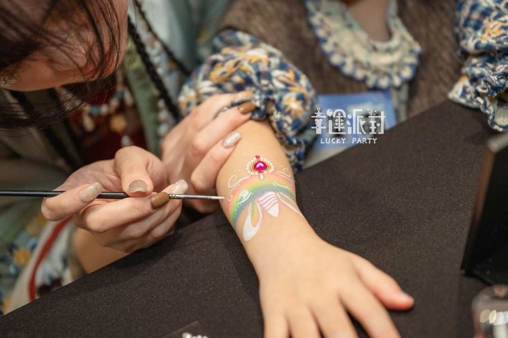 人體/美甲彩繪姊姊