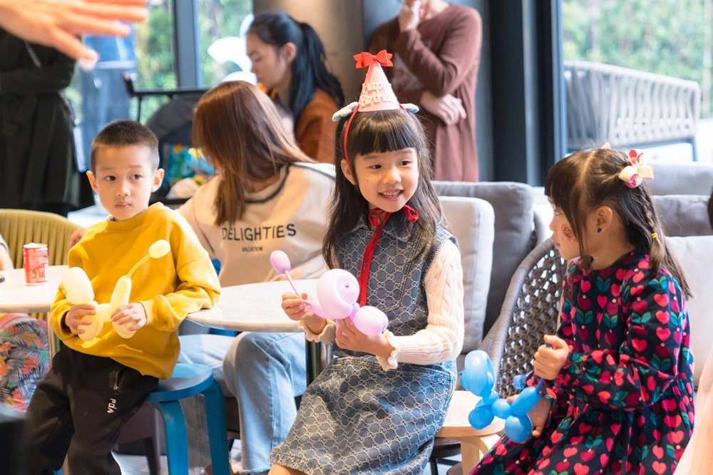 氣球哥哥 - 姊姊