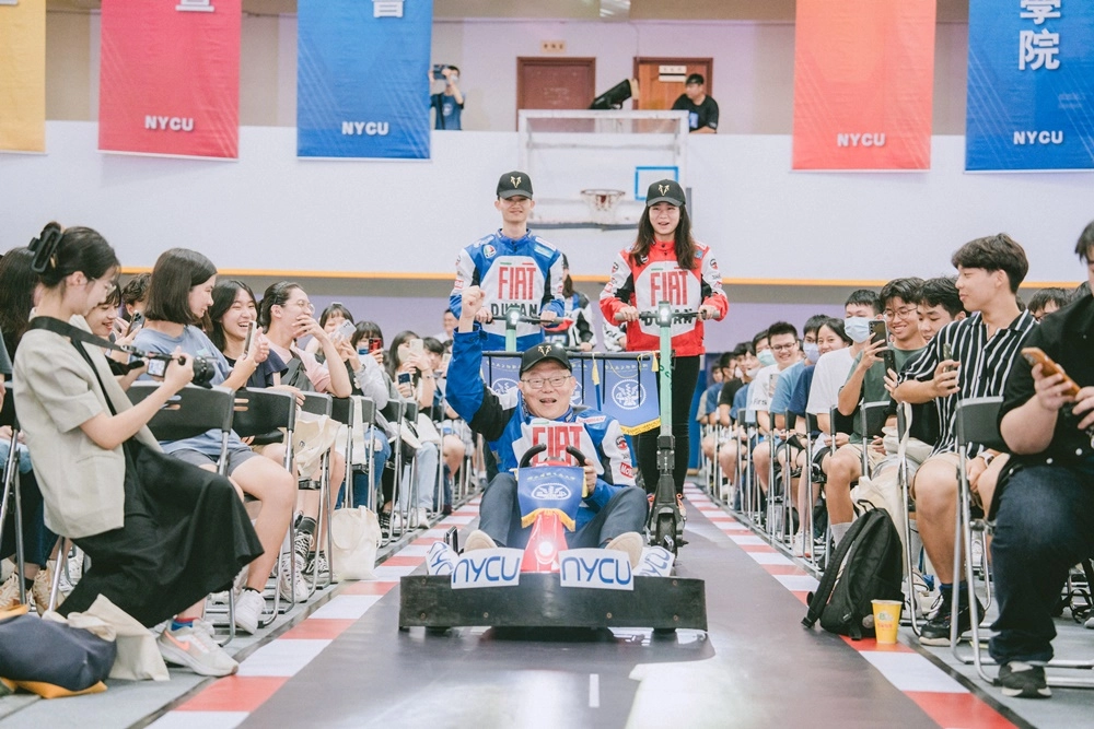 開學典禮 - 畢業典禮