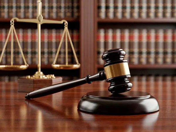 About ｜關於律師