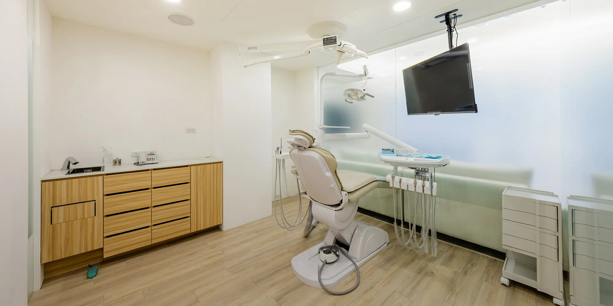  晴悅美學牙醫診所-全口重建,植牙推薦,台北全口重建,萬華區植牙推薦