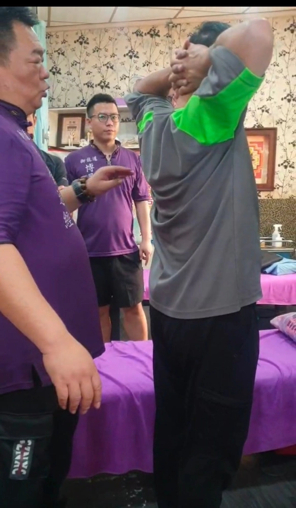 脊椎矯正