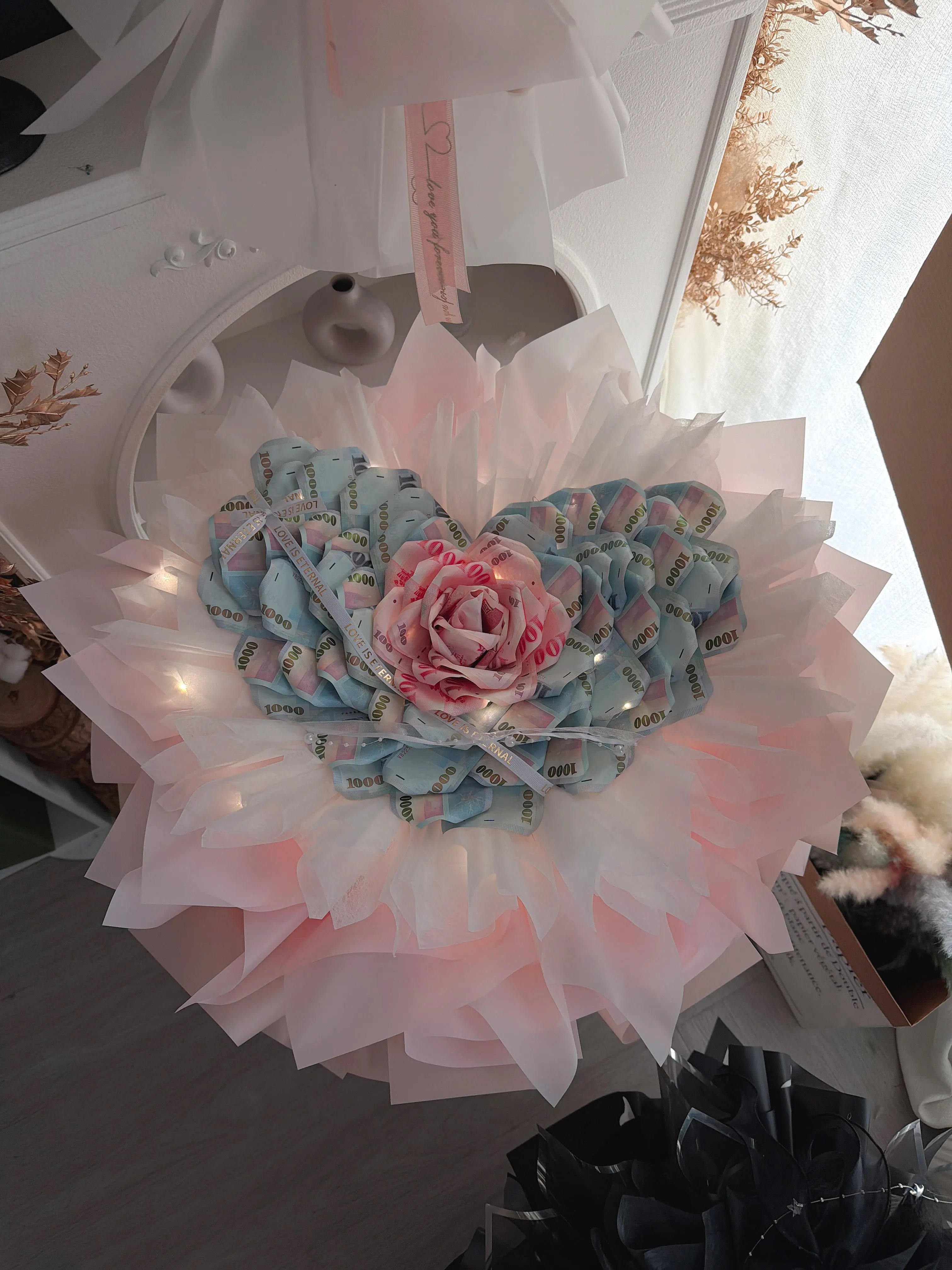 愛心山茶花有錢花-37張鈔票