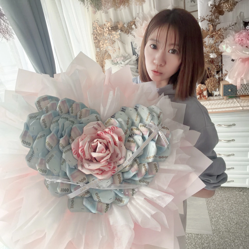 愛心山茶花有錢花-37張鈔票