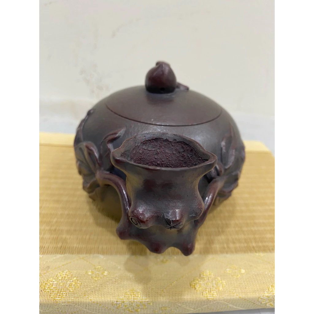 壽桃紫砂壺（桃形花貨）