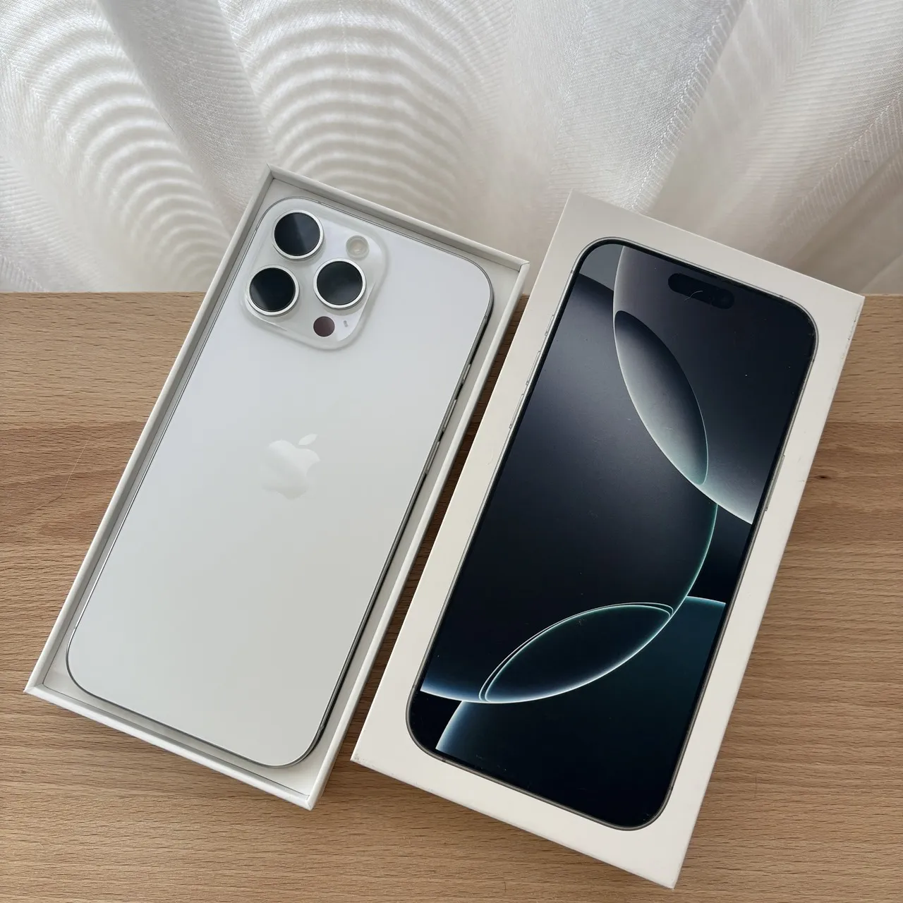 台中 保固2026/9 Apple iPhone 16 Pro Max 256G 6.9吋 白色 極少使用 循環次數0！極稀有！