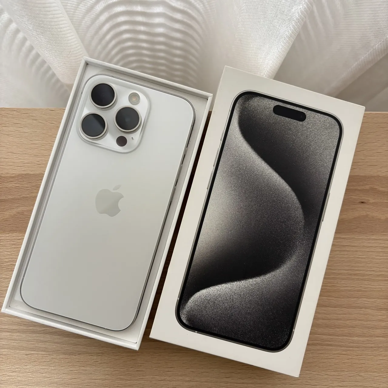 台中 Apple iPhone 15 Pro 256G 白色 一手機女用機 電池87 功能正常！