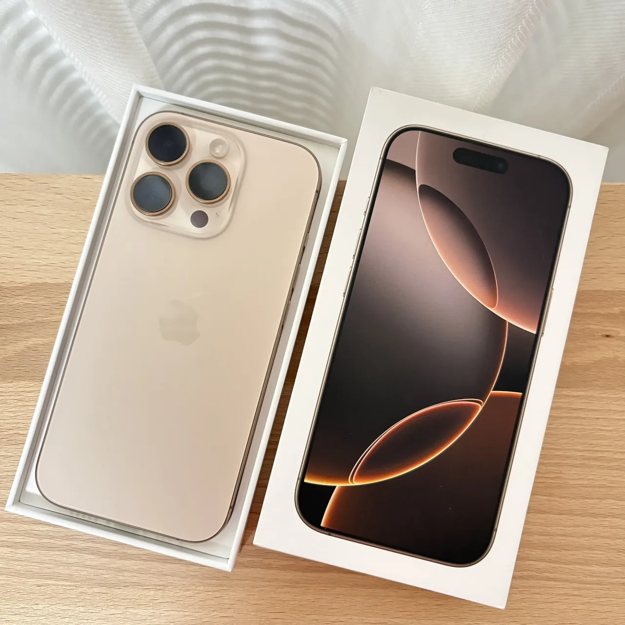 台中【1TB】Apple iPhone 16 Pro 1TB 6.3吋 金色 外觀漂亮！無拆修！