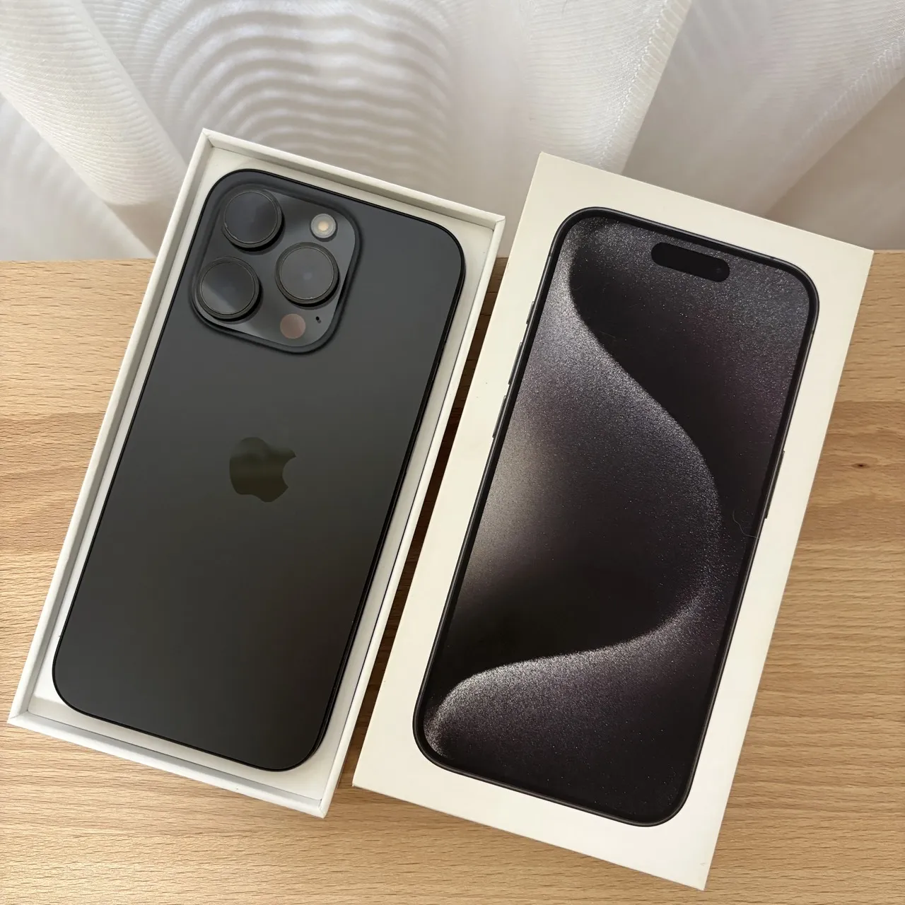 台中 Apple iPhone 15 Pro 128G 6.1吋 鈦黑色 外觀漂亮 電池90 無維修！