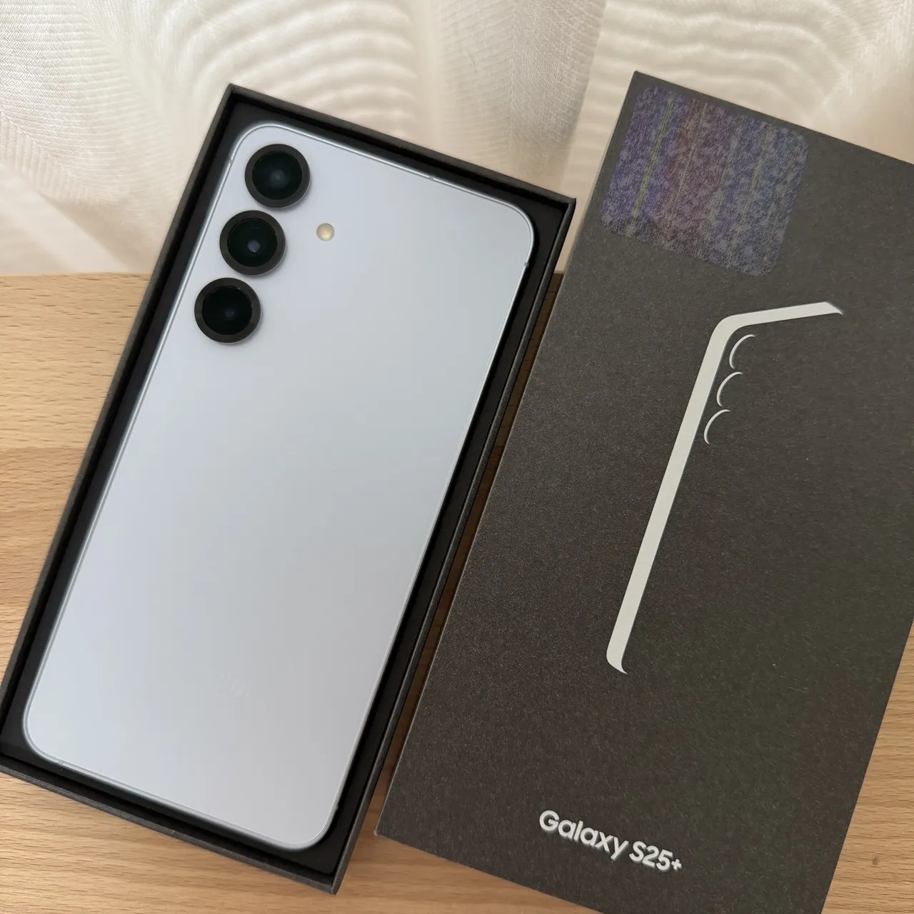 台中 三星 Samsung S25+ 12G 256G 6.7吋 冰藍色 外觀很新!功能正常!無維修!