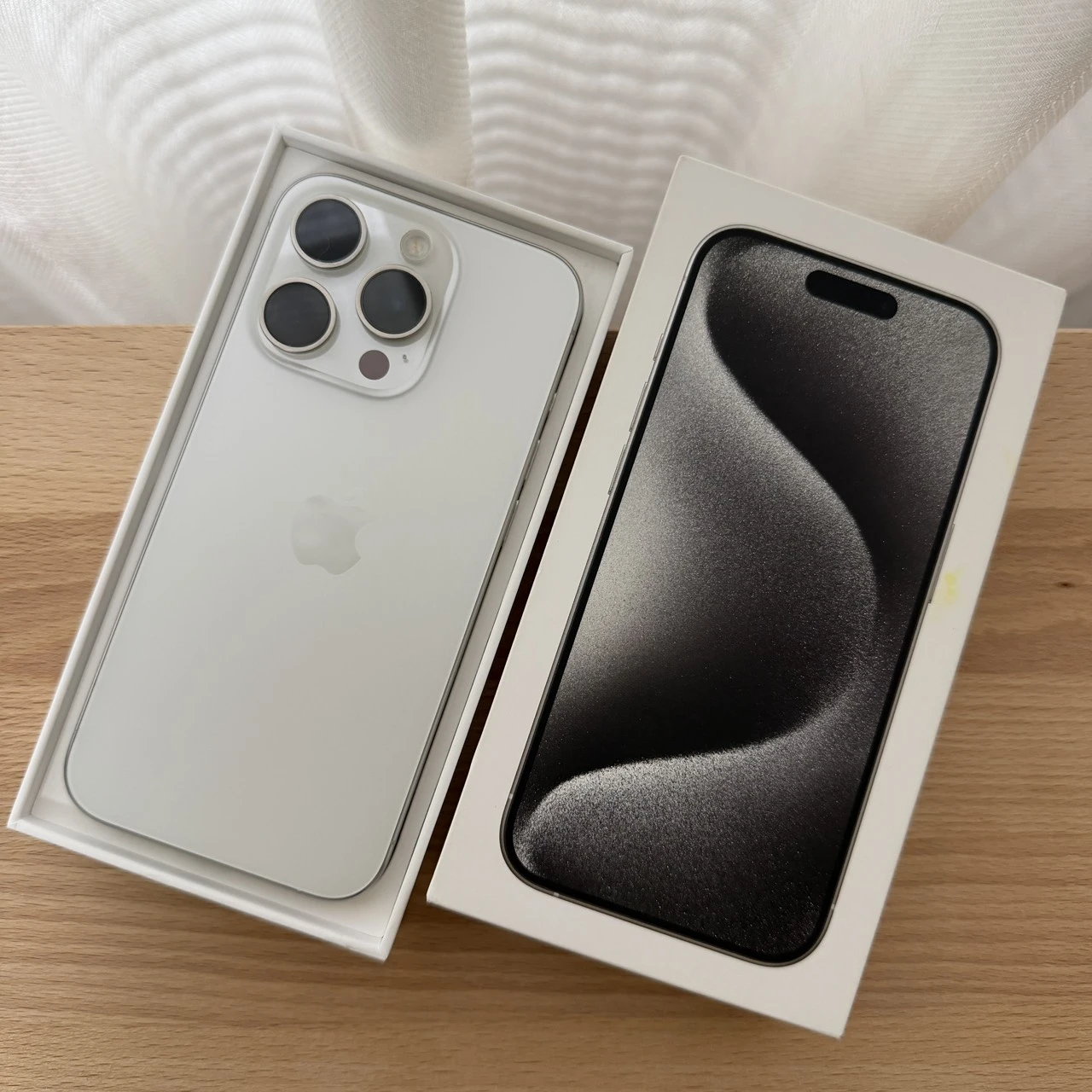 台中 Apple iPhone 15 Pro 128G 6.1吋 白色 外觀無傷!功能正常!無維修!