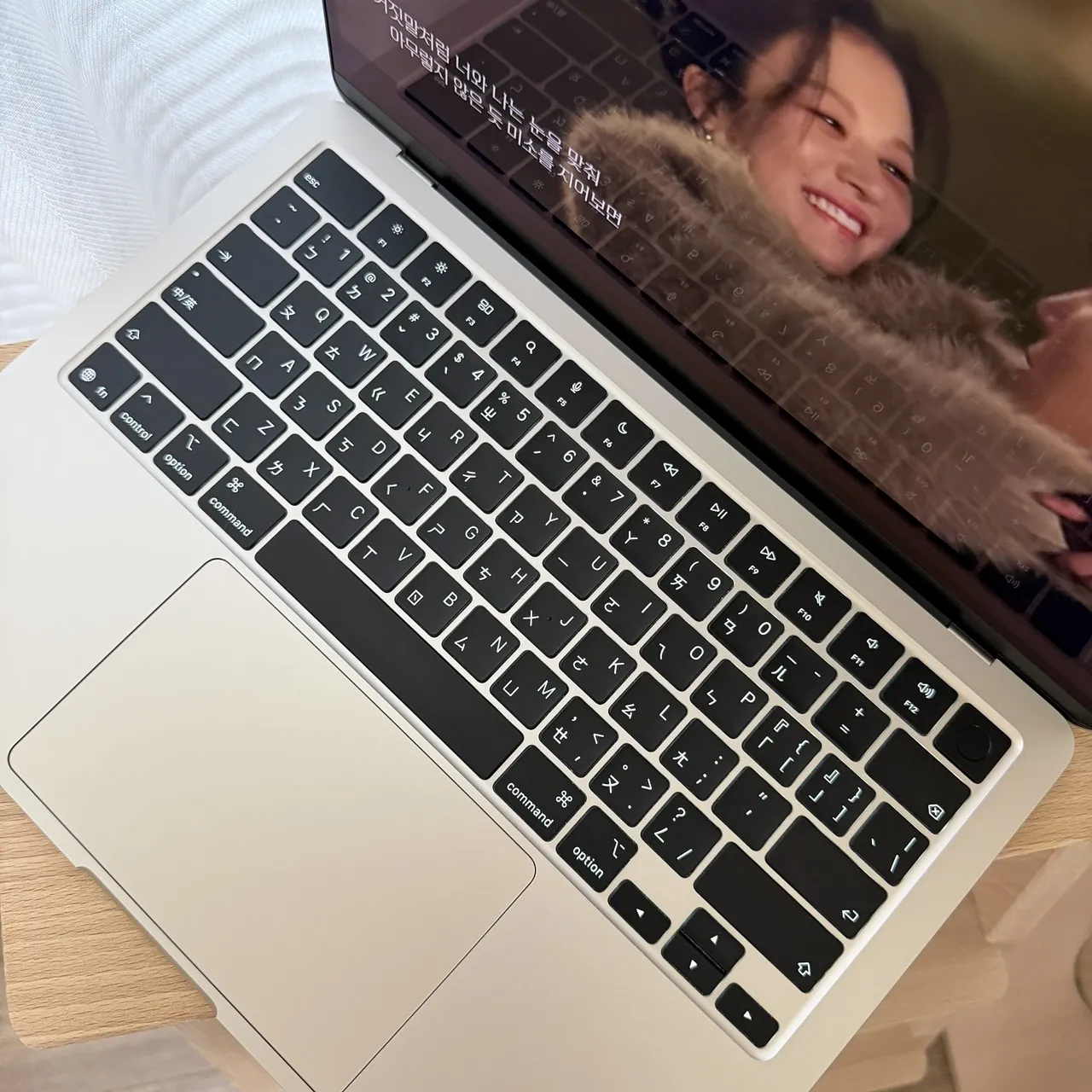 台中 保固2026/8 Apple Macbook Air M4 13吋 16G 256G 星光色 電池100 循環次55!外觀漂亮!原價32900!