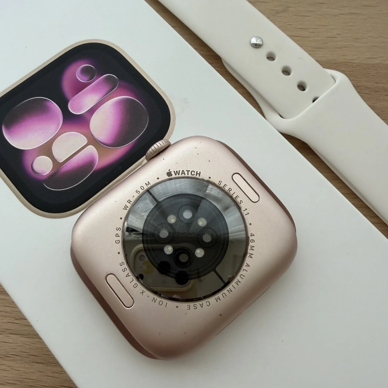 台中 保固2026/12 Apple Watch 11 46mm GPS S11 鋁金屬 金色 全新M/L運動錶帶
