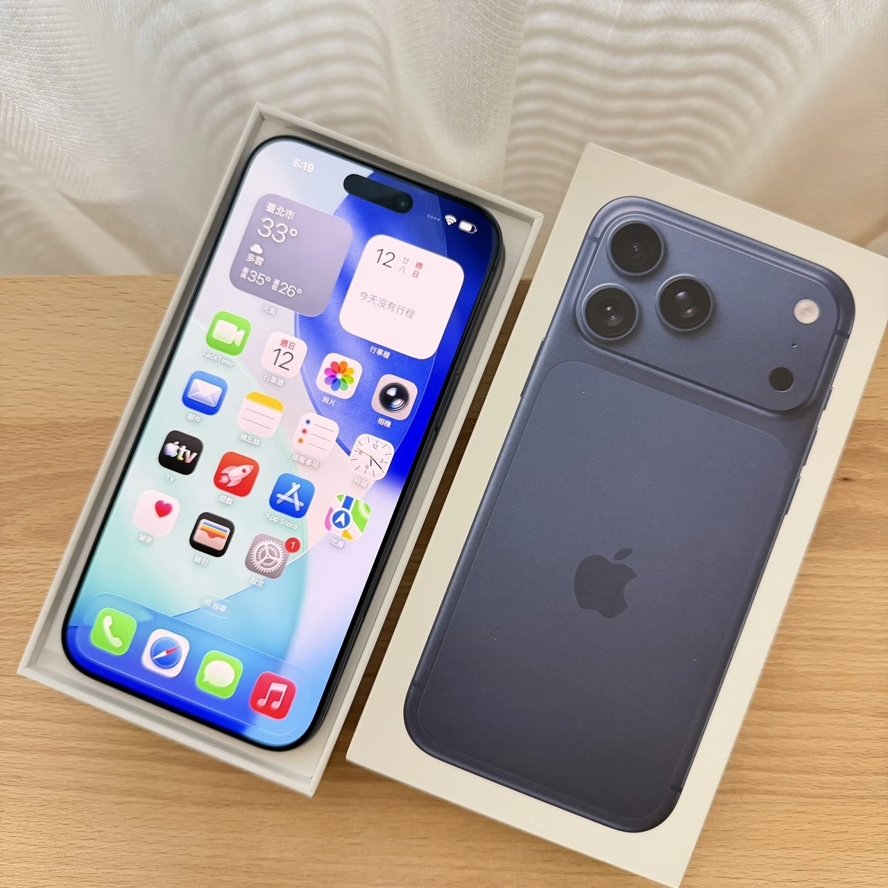 台中 保固2027/4 Apple iPhone 17 Pro Max 512G 6.9吋 藍色 少用,外觀很新!電池100!