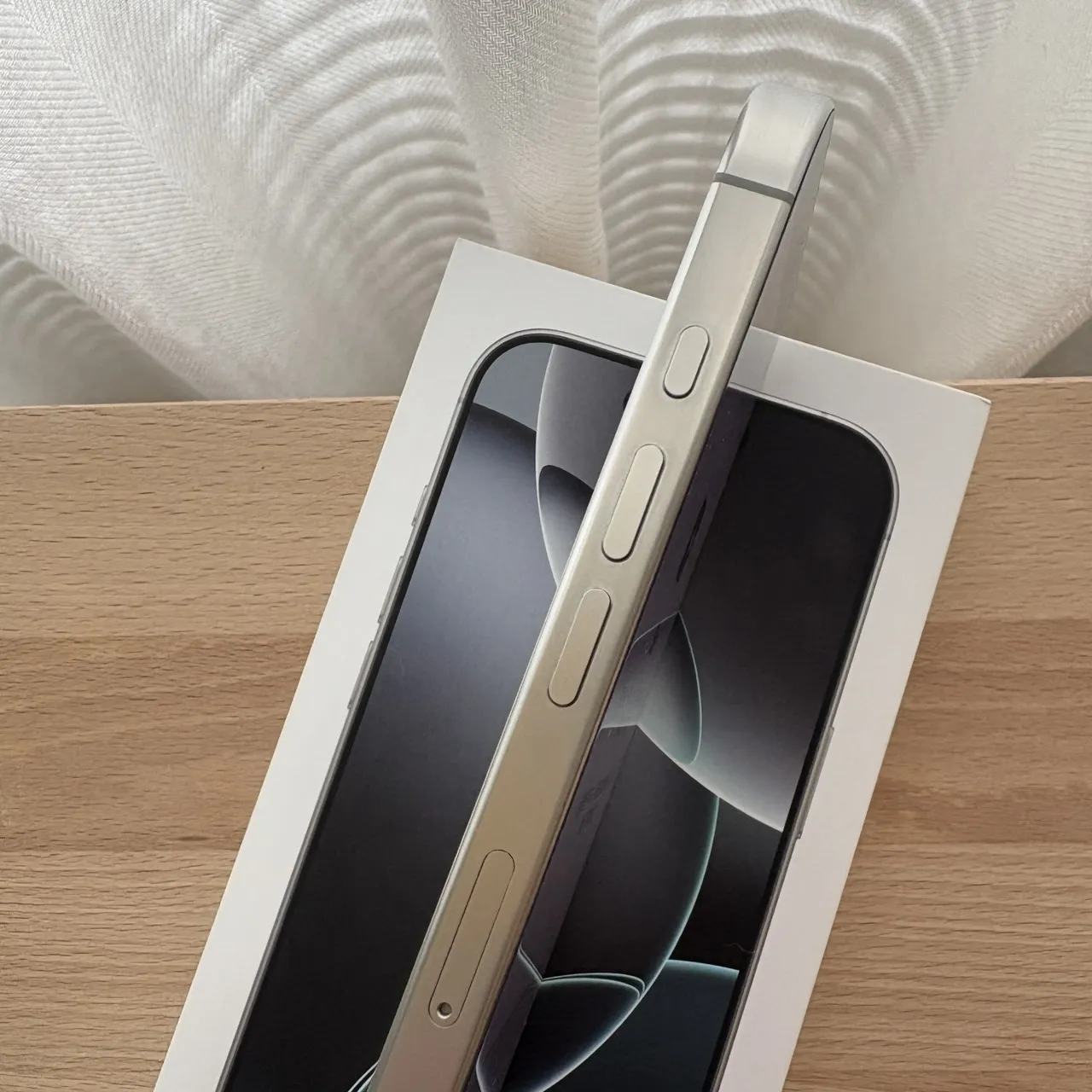 台中 保固2025/10【512G】Apple iPhone 16 Pro 512G 白色 外觀漂亮！無維修！
