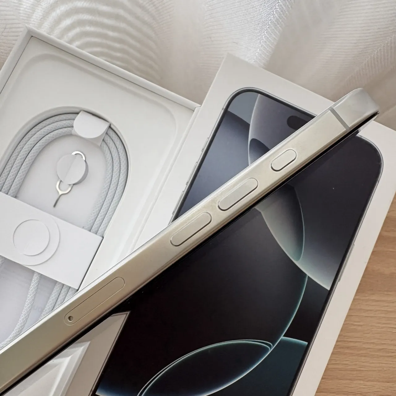 台中 保固2026/9 Apple iPhone 16 Pro Max 256G 6.9吋 白色 極少使用 循環次數0！極稀有！