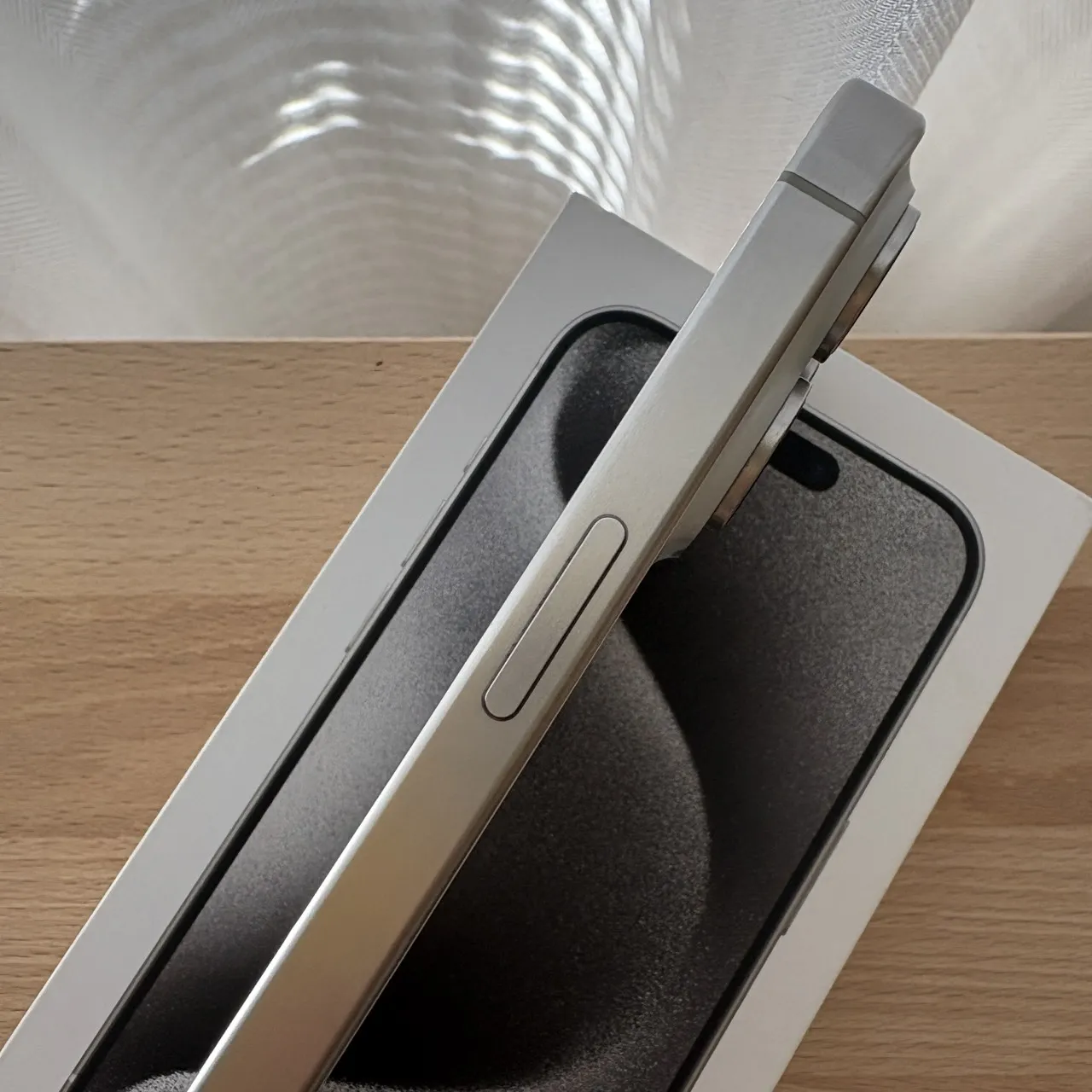 台中 Apple iPhone 15 Pro 256G 白色 一手機女用機 電池88 功能正常！