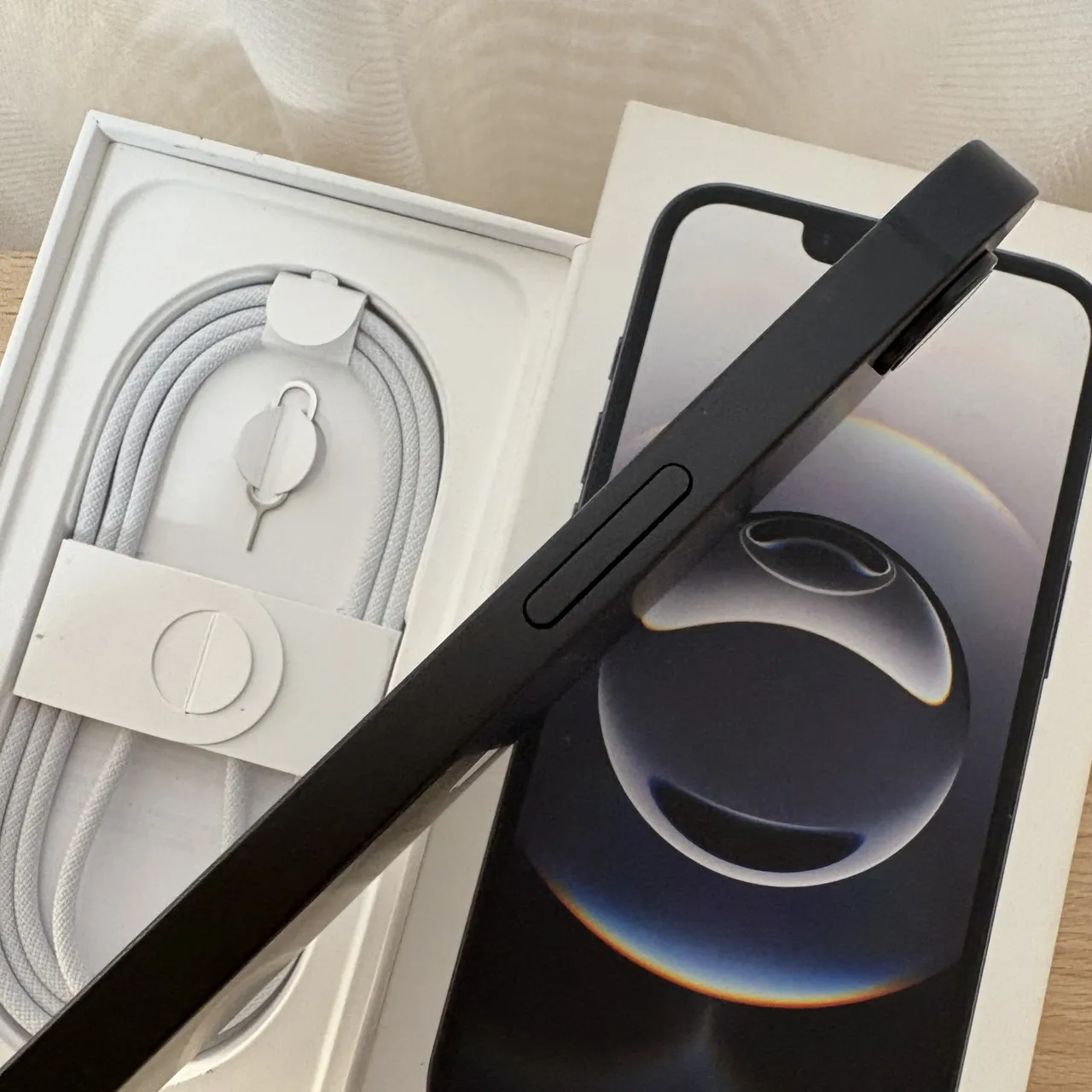 台中 保固2026/11 Apple iPhone 16e 256G 黑色 僅使用1次！新到跟新的一樣！