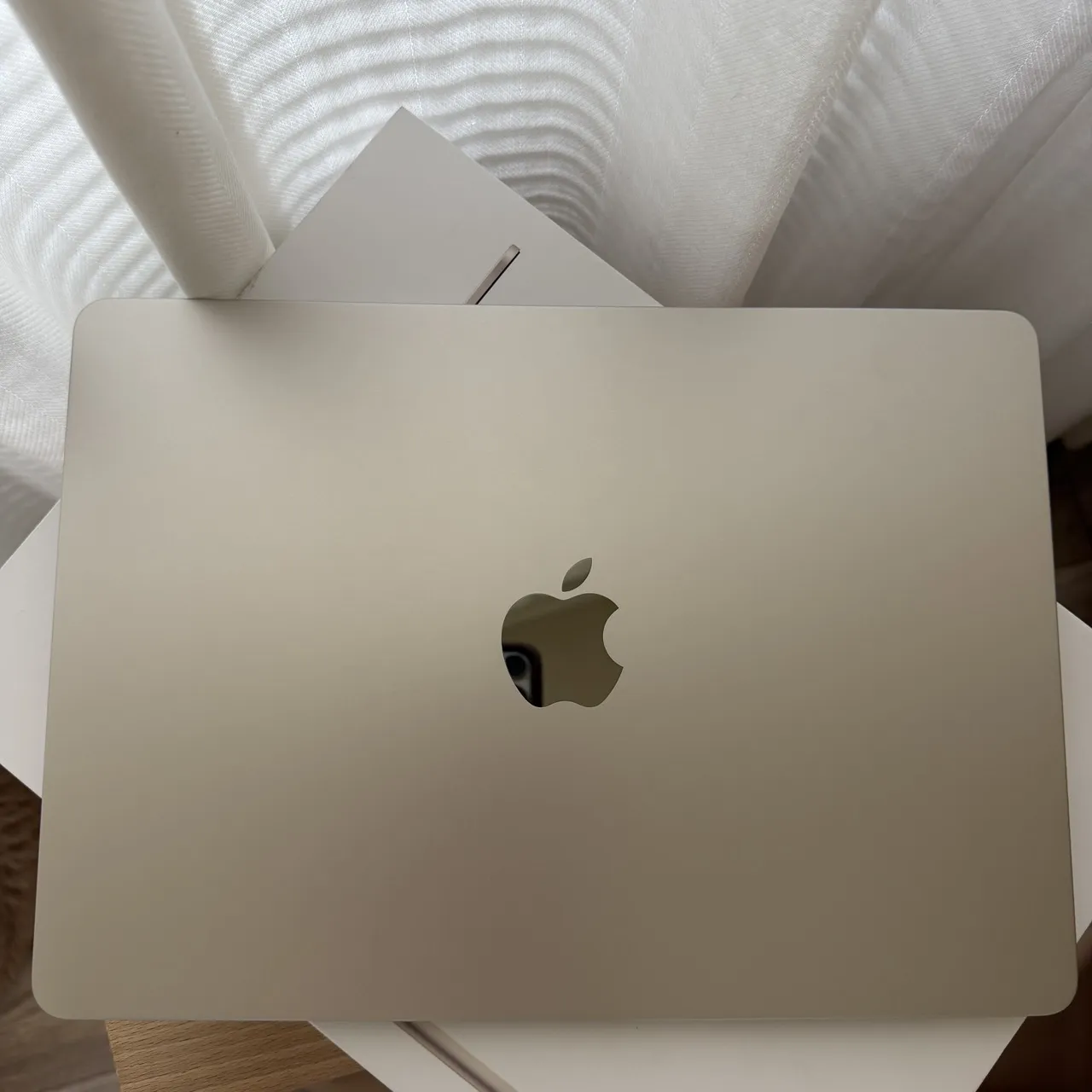 台中 保固2026/8 Apple Macbook Air M4 13吋 16G 256G 星光色 電池100 循環次55!外觀漂亮!原價32900!