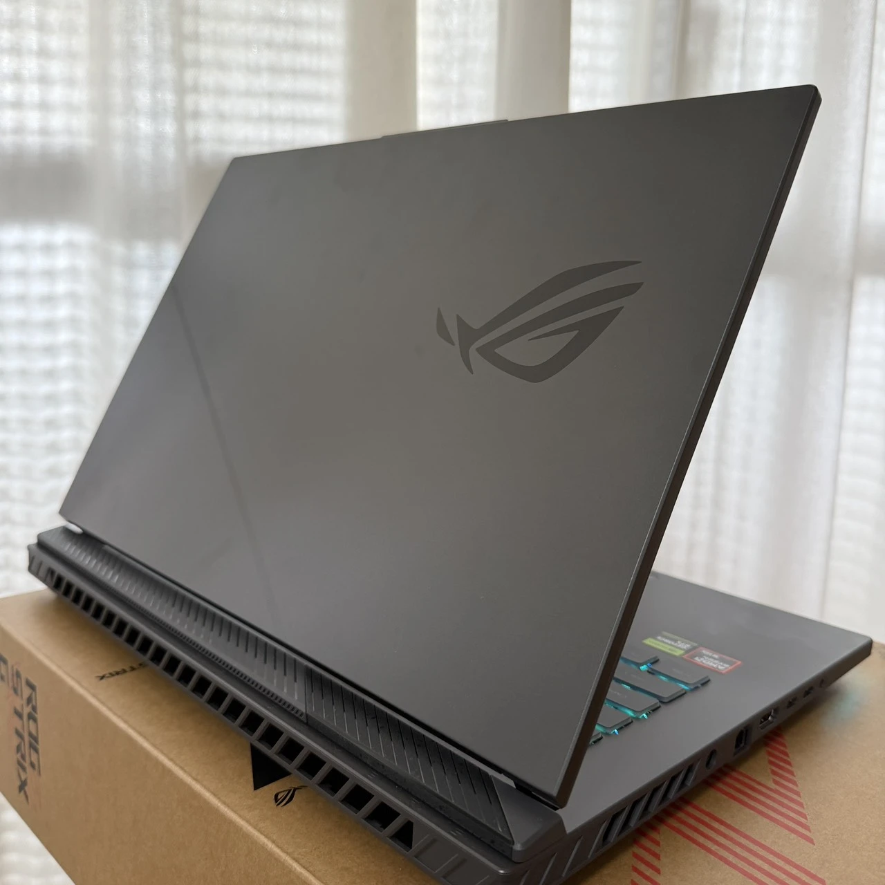 台中 保固2028/5 ASUS ROG Strix G16 G614PM (Ryzen 9 8940HX/ 32G/ 1TB/ RTX 5060 8G/ 240Hz) 超新!記憶體直升32G!