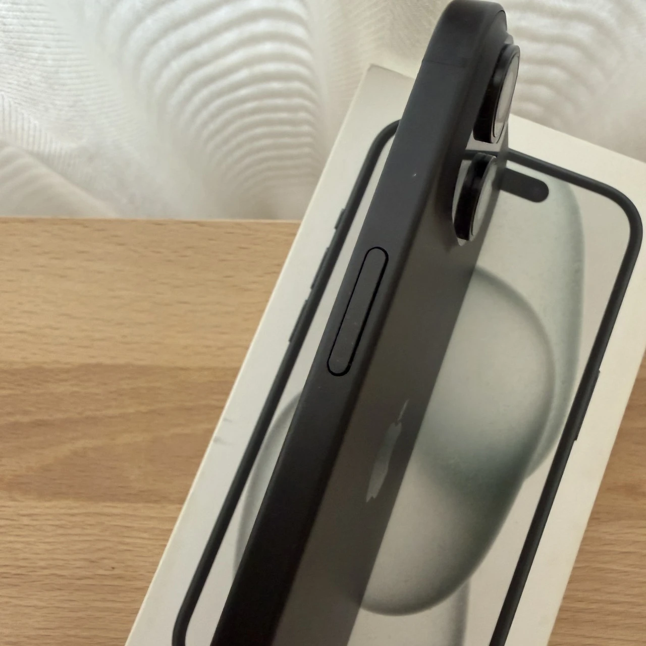 台中 Apple iPhone 15 128G 6.1吋 黑色 電池87%!外觀不錯!無維修過!